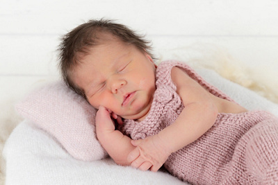 1676308440000-leonie-marina-