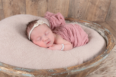 1737652920000-olivia-anna-victoria