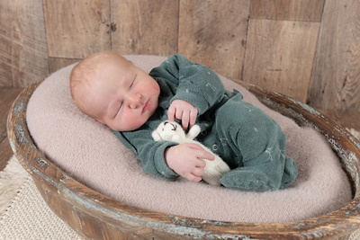 1745059260000-konstantin