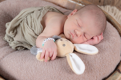 1747892760000-damian