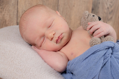 1748252160000-robin-derek