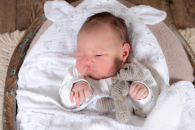 1748519940000-melanie