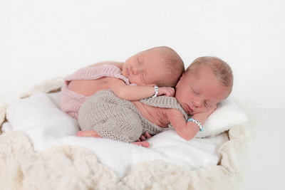 1755064680000-elina--oben-