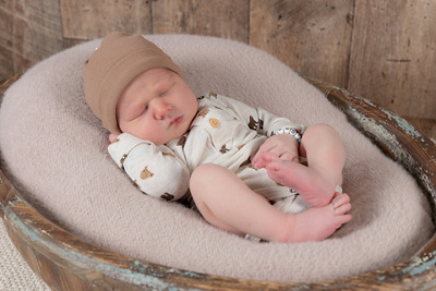 1757570460000-jonas-elia