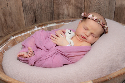 1758953160000-ariana