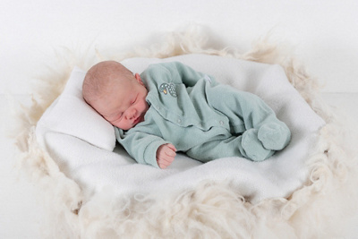 1759989420000-caroline