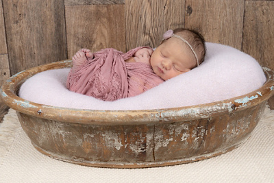 1762363800000-adelina