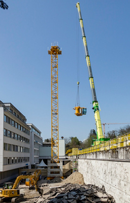 2021_April_Kranaufbau Hof-106