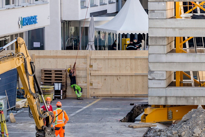 2021_April_Kranaufbau Hof-125