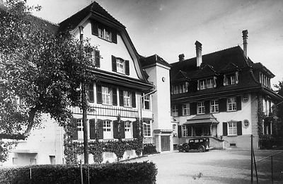 Jubiläumsseite AndreasKlinik Cham Zug