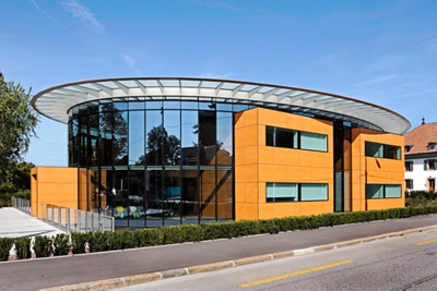 Bâtiment F du Centre d'urgences pédiatriques à Genève avec un aquarium 