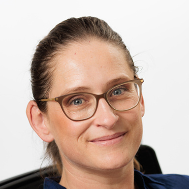 Dr Mia van Velden