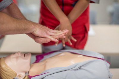 ER24 CPR hands