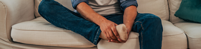 Big toe pain? Here are the signs, causes & treatment of gout