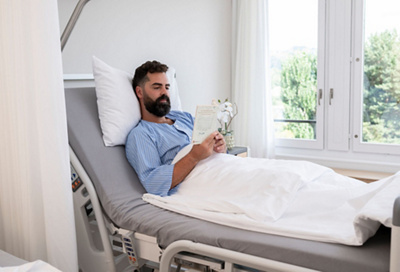 Klinik Stephanshorn Halbprivatzimmer OG4 Lesen im Bett