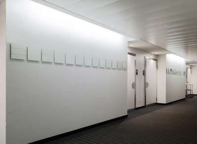 Between Light and Dark von Yvonne Huggenberger