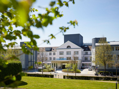 Klinik-Hirslanden_Aussenansicht-5