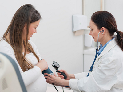 Ausschnitt aus dem virtuellen Klinikrundgang in einem Patientenzimmer