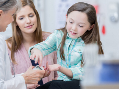 Ausschnitt aus dem virtuellen Klinikrundgang in einem Patientenzimmer