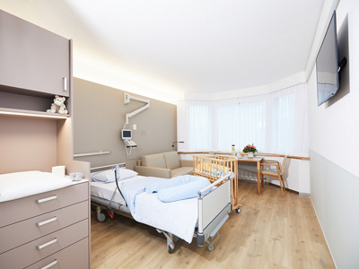 Privé-Zimmer der Geburtenabteilung Klinik Im Park