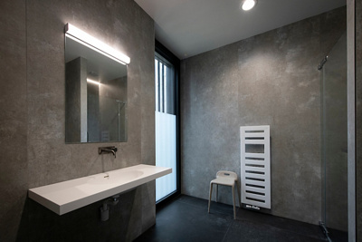 Bathroom of the intensive care unit of the Clinique des Grangettes