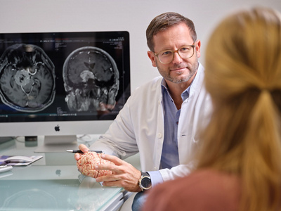 Prof. Reisch mit Patientin