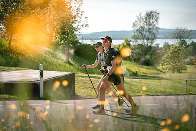 Läufer des Walk the Lake 2026 in Frühlingsumgebung