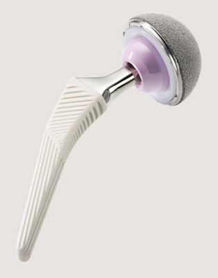 hirslanden-aktiv-vorwaerts-mit-einem-kuenstlichen-hueftgelenk-1