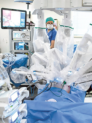 hirslanden-einfuehrung-modernster-robotertechnologie-3