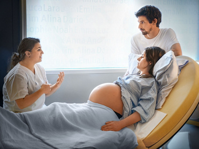 hirslanden-geburt-hebamme-eltern