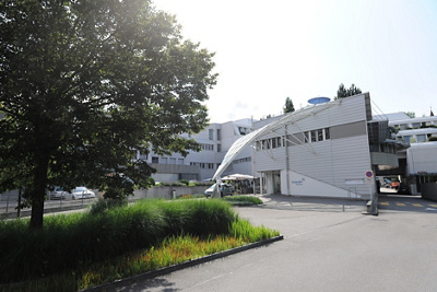 Haupteingang der Hirslanden Klinik Aarau