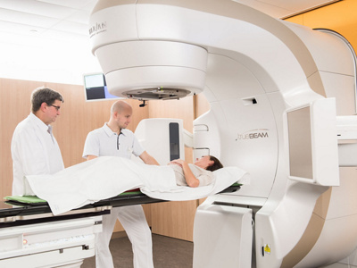 hirslanden-klinik-linde-radiologie-patientin