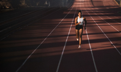 hirslanden-mujinga-tartanbahn-header