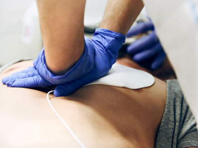 Nahaufnahme Herzmassage im Notfall