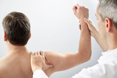 Untersuchung durch Orthopäden