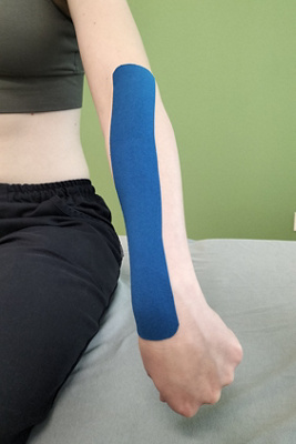 hirslanden-richtig-tapen-ellbogentape-4