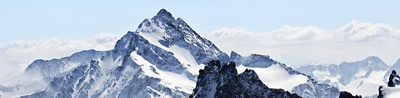 Schweizer Berge mit Schnee bedeckt