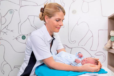 Franziska Vallantine mit Baby