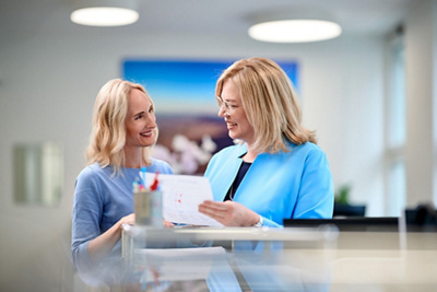 NeuroSpine Zürich - Mitarbeiterinnnen im Gespräch