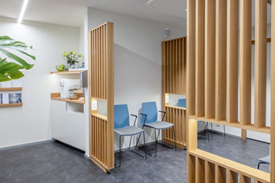 ip-rueckenpraxis-seefeld-wartezimmer1_ruecken