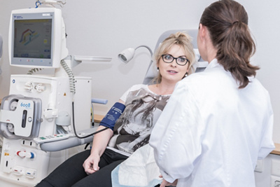 Patientin des Dialysezentrums Linde