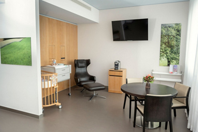 Familienzimmer Aarau - Stillecke und Wickeltisch