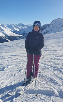 Dr. med. Patricia Weber beim Skifahren