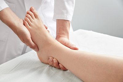 klinik-birshof-bild-fuss-arzt