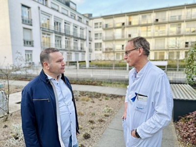 klinik-hirslanden-darmkrebs-gespraech-drschoeb-patient-1024x768 (1)