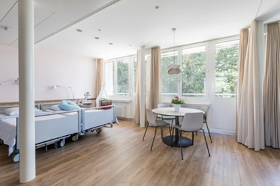klinik-stanna-geburtswelt-familienzimmer-hp-vvg-bett