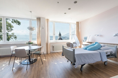 klinik-stanna-geburtswelt-familienzimmer-privat-bett