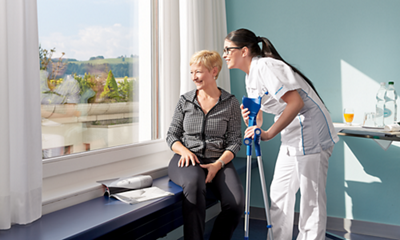 klinik-stephanshorn-pflege-krücken