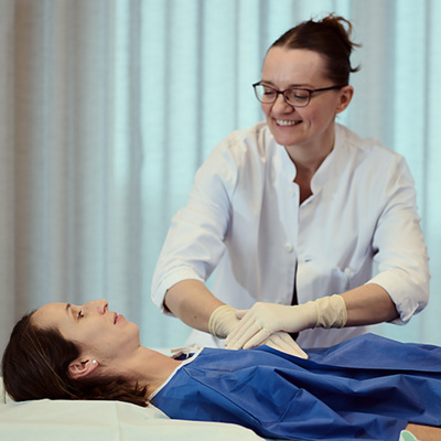 Patienten beim Ultraschall-Untersuch