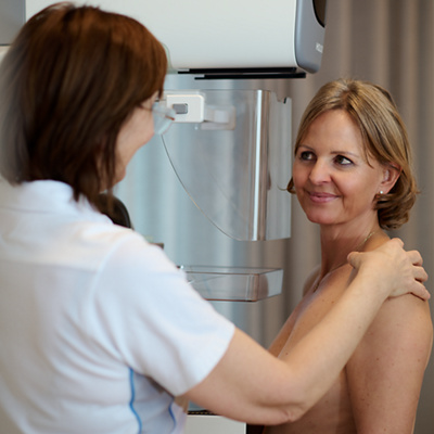 Patienten beim Ultraschall-Untersuch